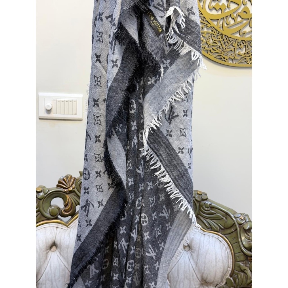 Louis Vuitton Monogram Shine Shawl Grey Silver Silk Wool Scarf Fringed Square - Picture 3 of 8